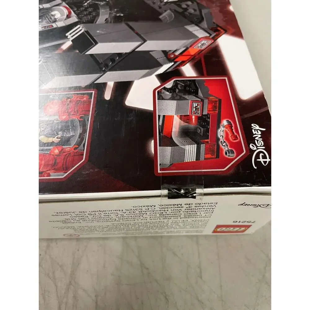LEGO Star Wars Kylo Ren's Throne Room 75216 New Damaged Box